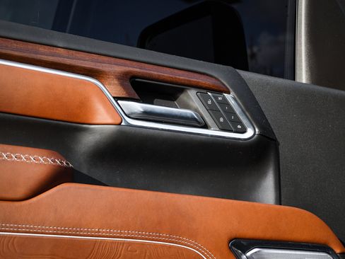 Used 2024 GMC Sierra 2500 Denali Ultimate image 16