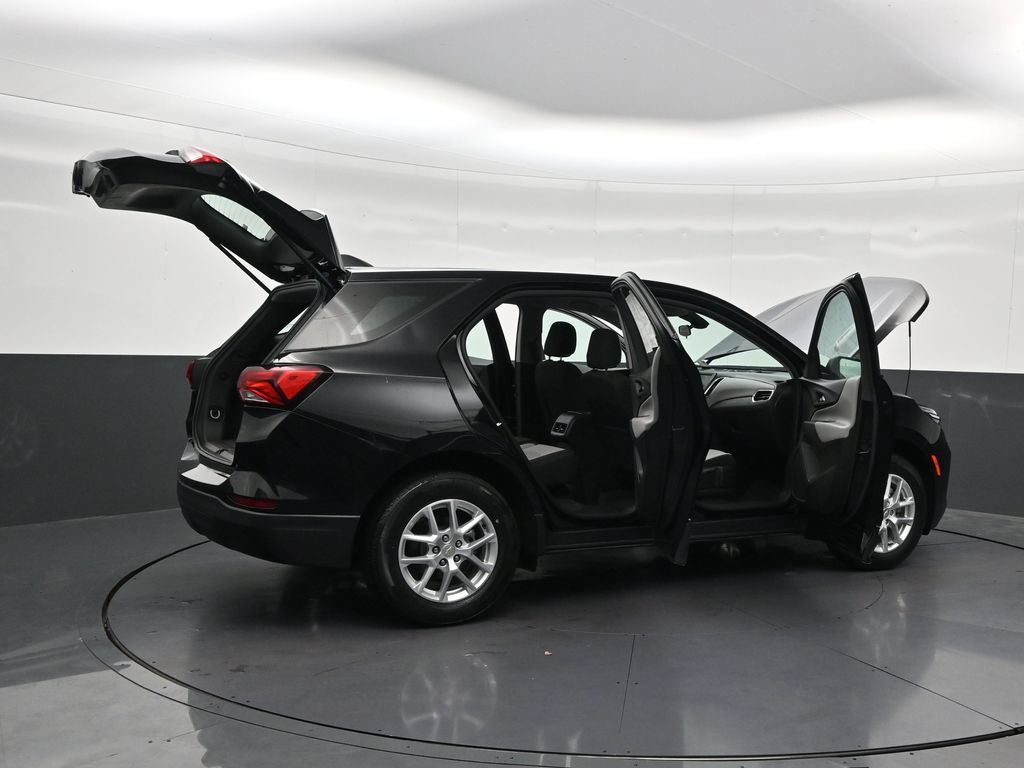 Used 2024 Chevrolet Equinox LS FWD image 32