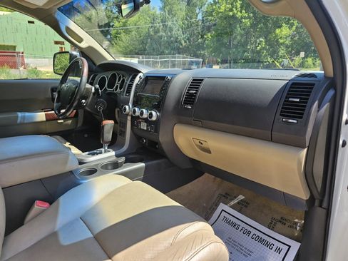 Used 2011 Toyota Sequoia Platinum AWD/4WD image 54