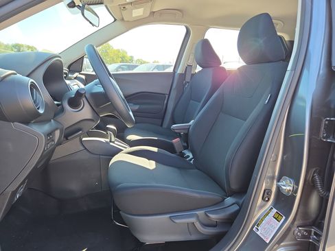 New 2025 Nissan Kicks Play S image 10