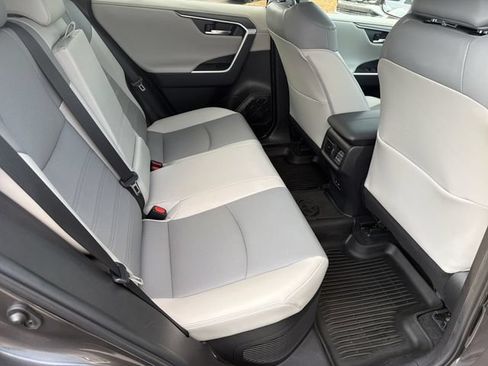 Used 2022 Toyota RAV4 Limited AWD/4WD image 15