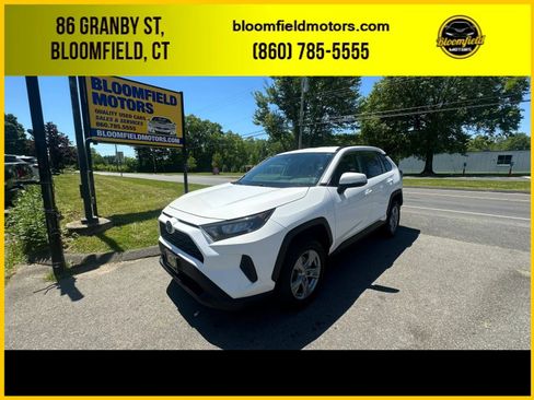 Used 2022 Toyota RAV4 LE AWD/4WD image 1