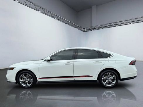 Used 2024 Honda Accord EX image 2