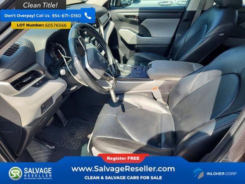 Used 2022 Toyota Highlander LE FWD image 9