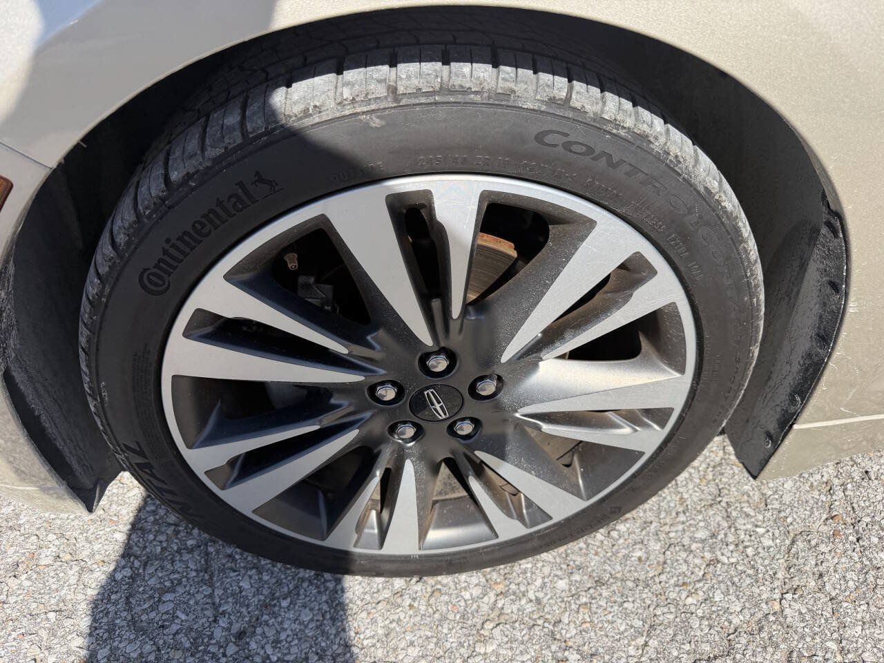 Used 2017 Lincoln MKZ Reserve w/ Climate Package FWD image 9