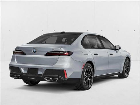 New 2026 BMW 760i xDrive image 2