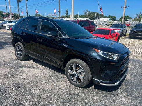 Used 2021 Toyota RAV4 SE w/ Weather & Moonroof Package AWD/4WD image 4