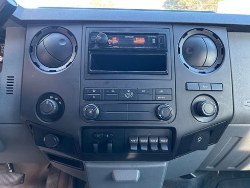 Used 2016 Ford F250 XL w/ Power Equipment Group image 15