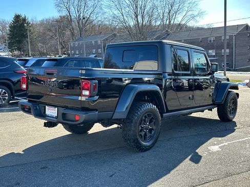 Used 2022 Jeep Gladiator Willys image 4