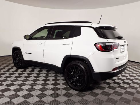 Used 2025 Jeep Compass Latitude w/ Altitude Special Edition image 6