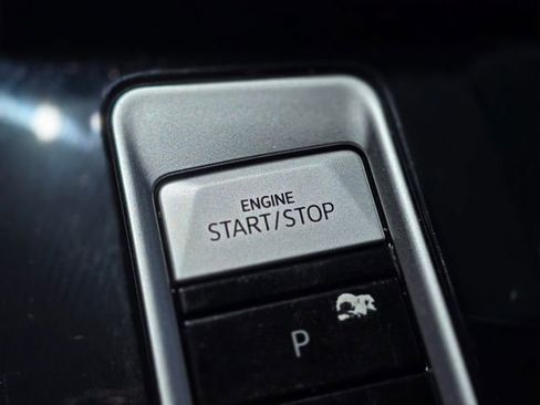 Used 2024 Volkswagen Atlas SE FWD image 37