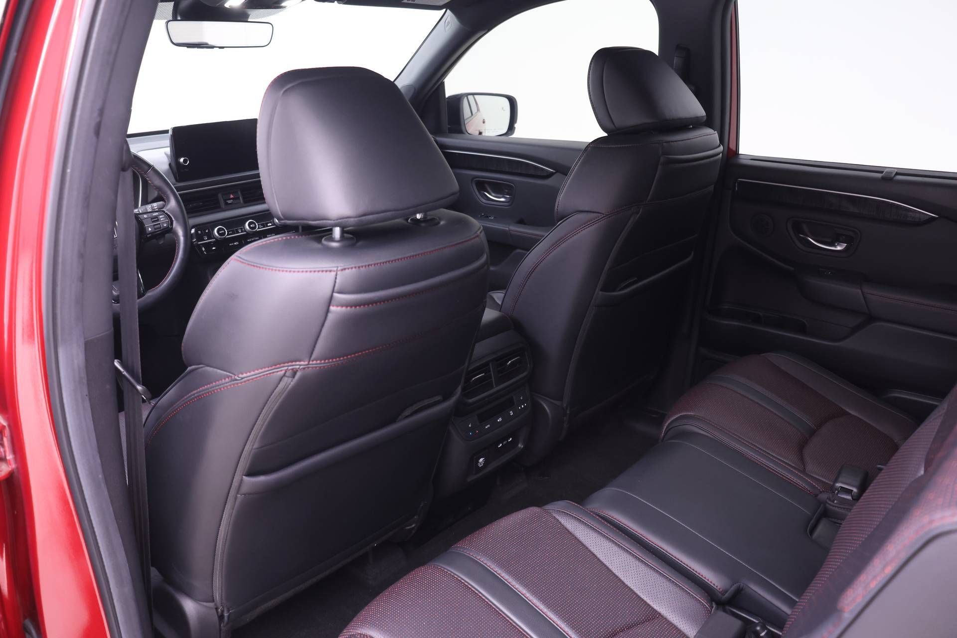 Certified 2025 Honda Pilot Black Edition image 11