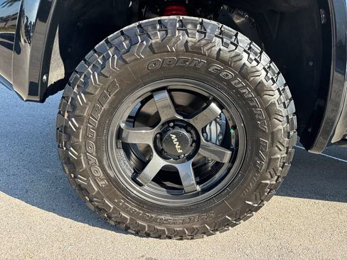 Used 2024 Toyota Tundra Platinum w/ TRD Off-Road Package AWD/4WD image 30