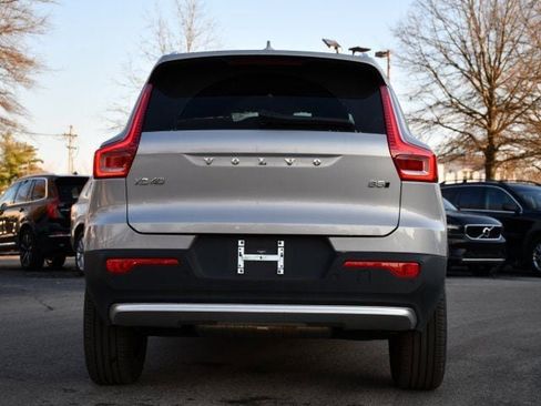 Certified 2025 Volvo XC40 B5 Core AWD/4WD image 6