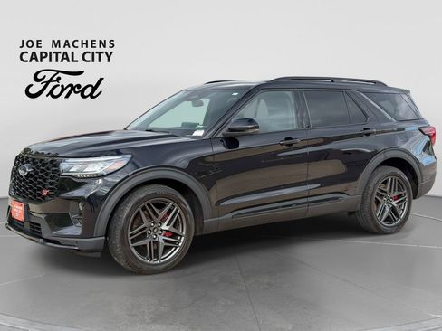 Used 2025 Ford Explorer ST AWD/4WD image 9