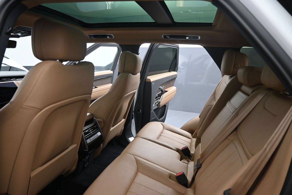 Used 2023 Land Rover Range Rover Sport SE AWD/4WD image 18