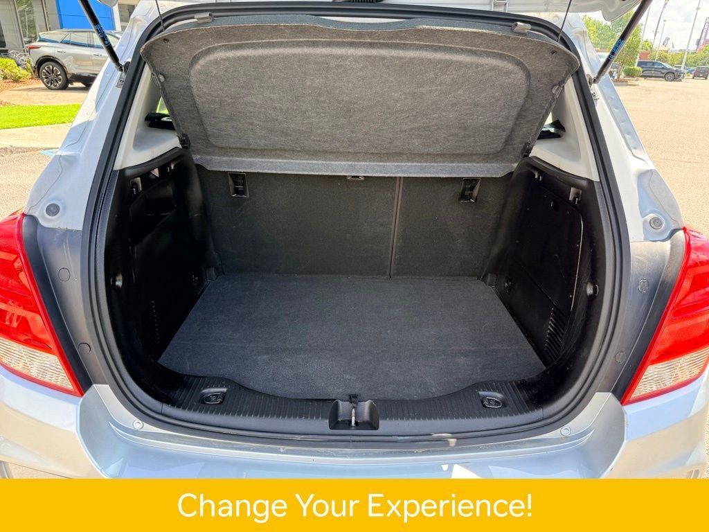 Used 2017 Chevrolet Trax LS FWD image 17
