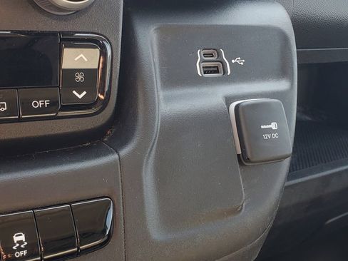 Used 2026 RAM ProMaster 2500 w/ Convenience Group FWD image 16