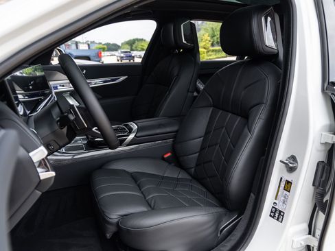 Used 2026 BMW 760i xDrive AWD/4WD image 26