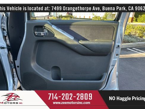 Used 2011 Nissan Pathfinder SV RWD image 43