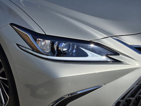 Certified 2025 Lexus ES 350 Premium Package image 9