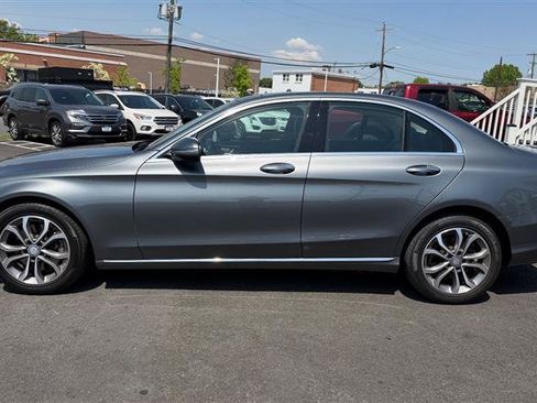 Used 2017 Mercedes-Benz C 300 4MATIC Sedan image 3