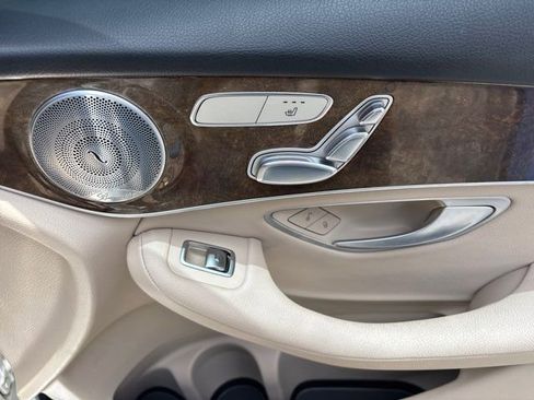 Used 2017 Mercedes-Benz GLC 300 4MATIC w/ Premium 3 Package image 61