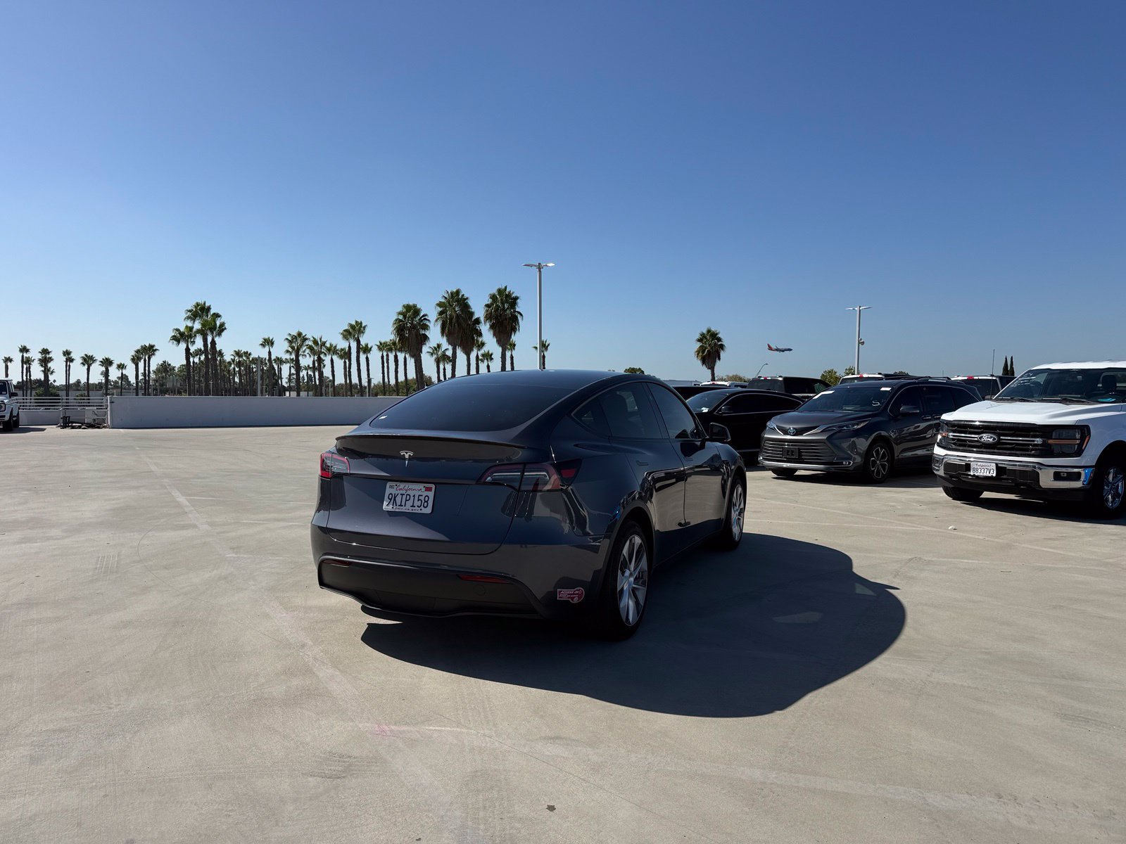 Used 2023 Tesla Model Y 2WD image 3