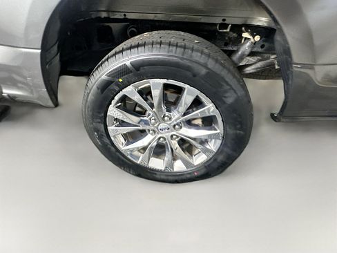 Used 2017 Ford F150 XLT w/ Equipment Group 302A Luxury image 11