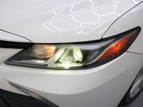 Used 2021 Toyota Camry LE FWD image 29