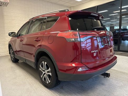Used 2018 Toyota RAV4 LE image 3