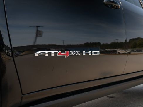 Used 2024 GMC Sierra 2500 AT4X image 15