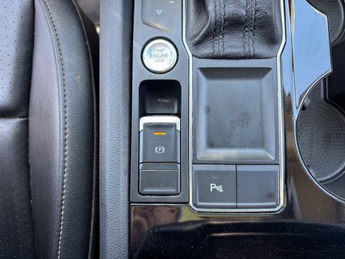 Used 2019 Volkswagen Atlas SEL FWD image 26