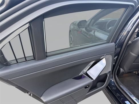 Used 2025 BMW 740i xDrive AWD/4WD image 22