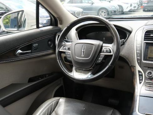 Used 2019 Lincoln Nautilus Reserve AWD/4WD image 16
