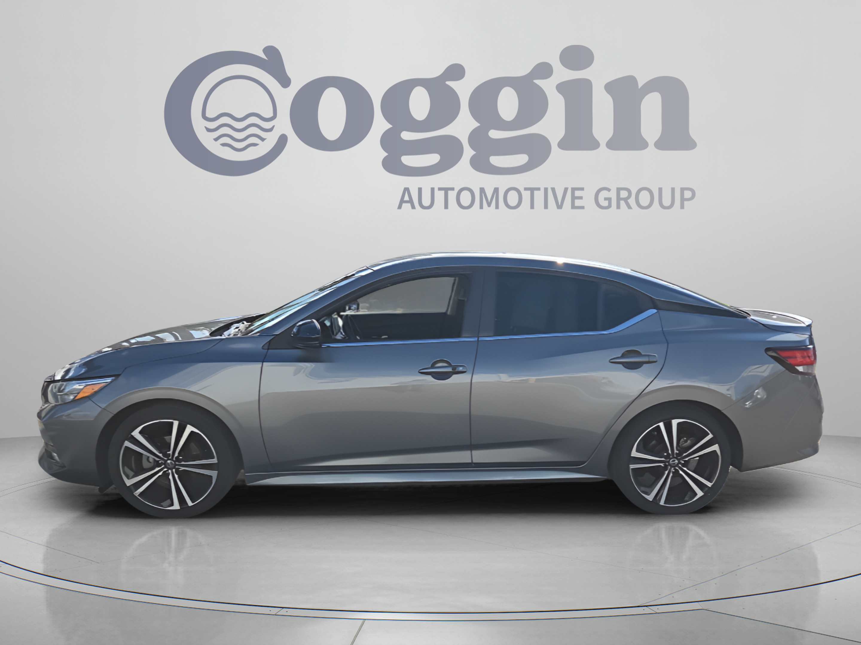 Used 2022 Nissan Sentra SR w/ Electronics Package FWD image 2