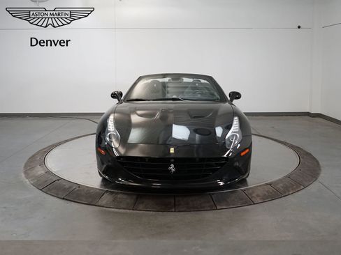 Used 2016 Ferrari California T image 8