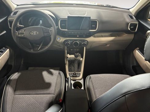 Used 2026 Hyundai Venue SEL FWD image 10