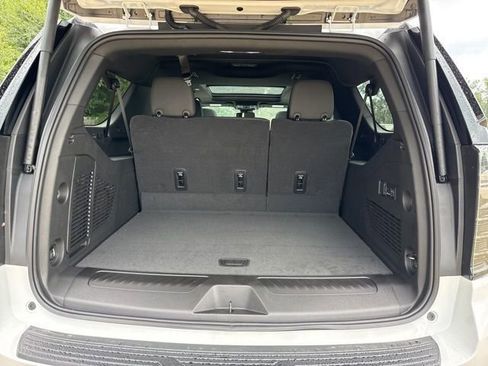 New 2025 Chevrolet Suburban LT w/ Comfort Package image 40
