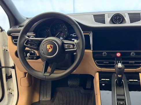Certified 2026 Porsche Macan AWD/4WD image 20
