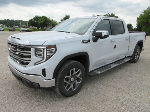 New 2026 GMC Sierra 1500 SLT w/ SLT Premium Plus Package AWD/4WD image 12