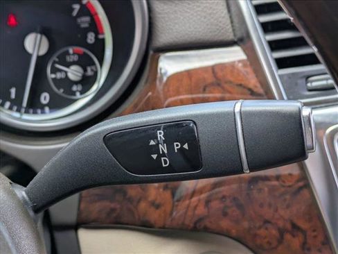 Used 2014 Mercedes-Benz GL 550 4MATIC image 13
