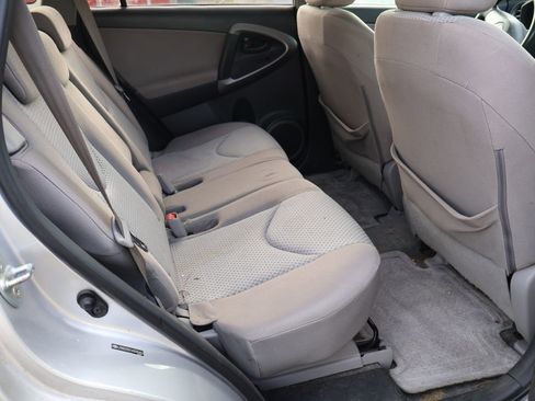 Used 2006 Toyota RAV4 2WD image 8