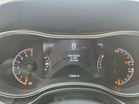 Used 2014 Jeep Grand Cherokee Laredo w/ 18" Wheel & 8.4" Radio Group AWD/4WD image 19