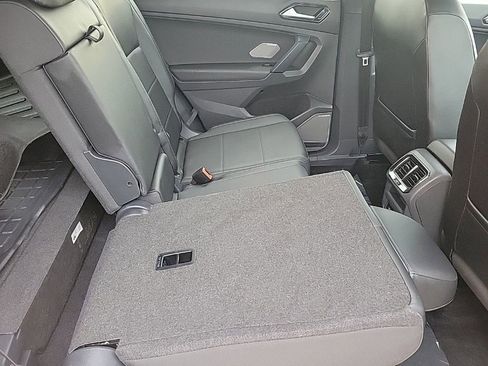 Used 2019 Volkswagen Tiguan SEL R-Line image 15