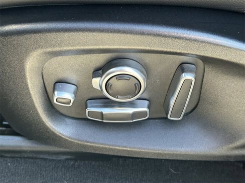 Used 2020 Jaguar F-PACE S image 29