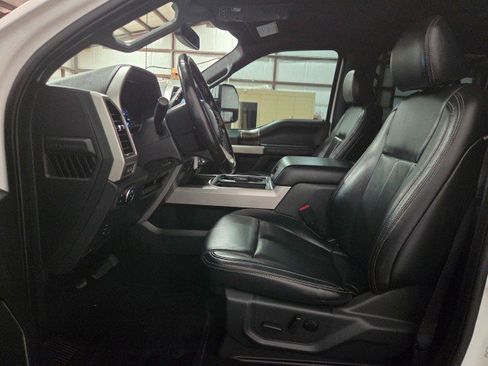 Used 2022 Ford F250 Lariat w/ Chrome Package image 6