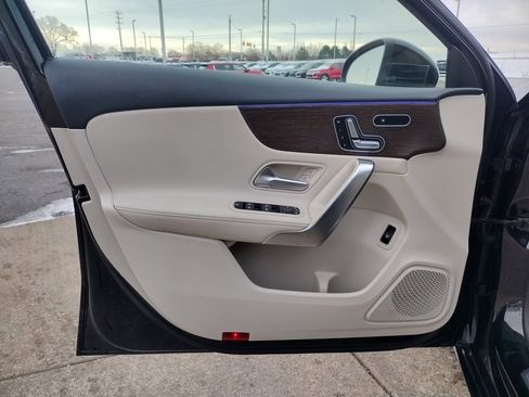 Used 2021 Mercedes-Benz A 220 4MATIC w/ Premium Package image 9
