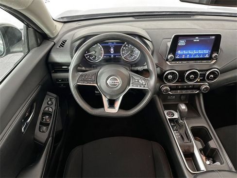 Used 2023 Nissan Sentra SV image 9