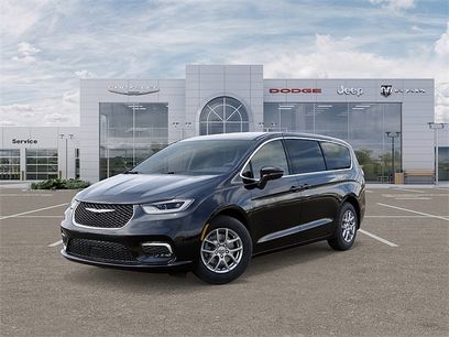 New 2026 Chrysler Pacifica Select